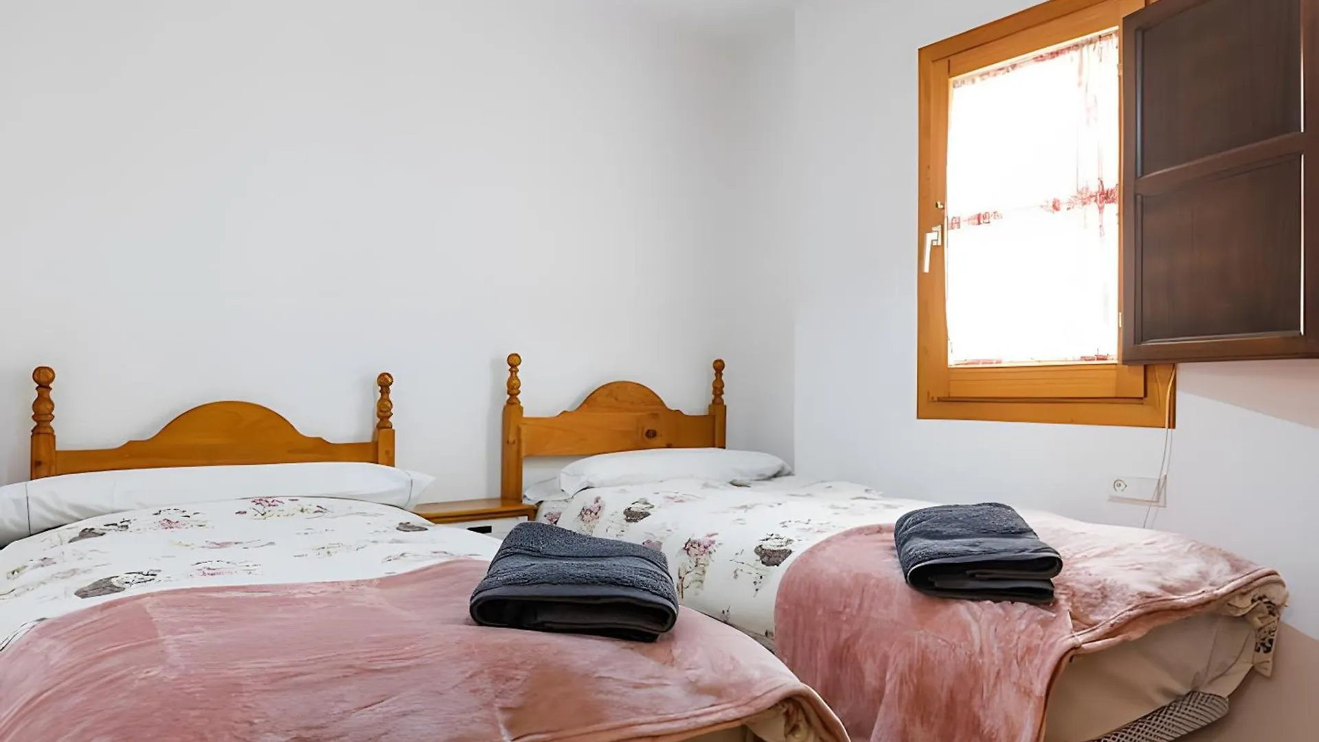 Casa Los Compadres Con Piscina Capileira