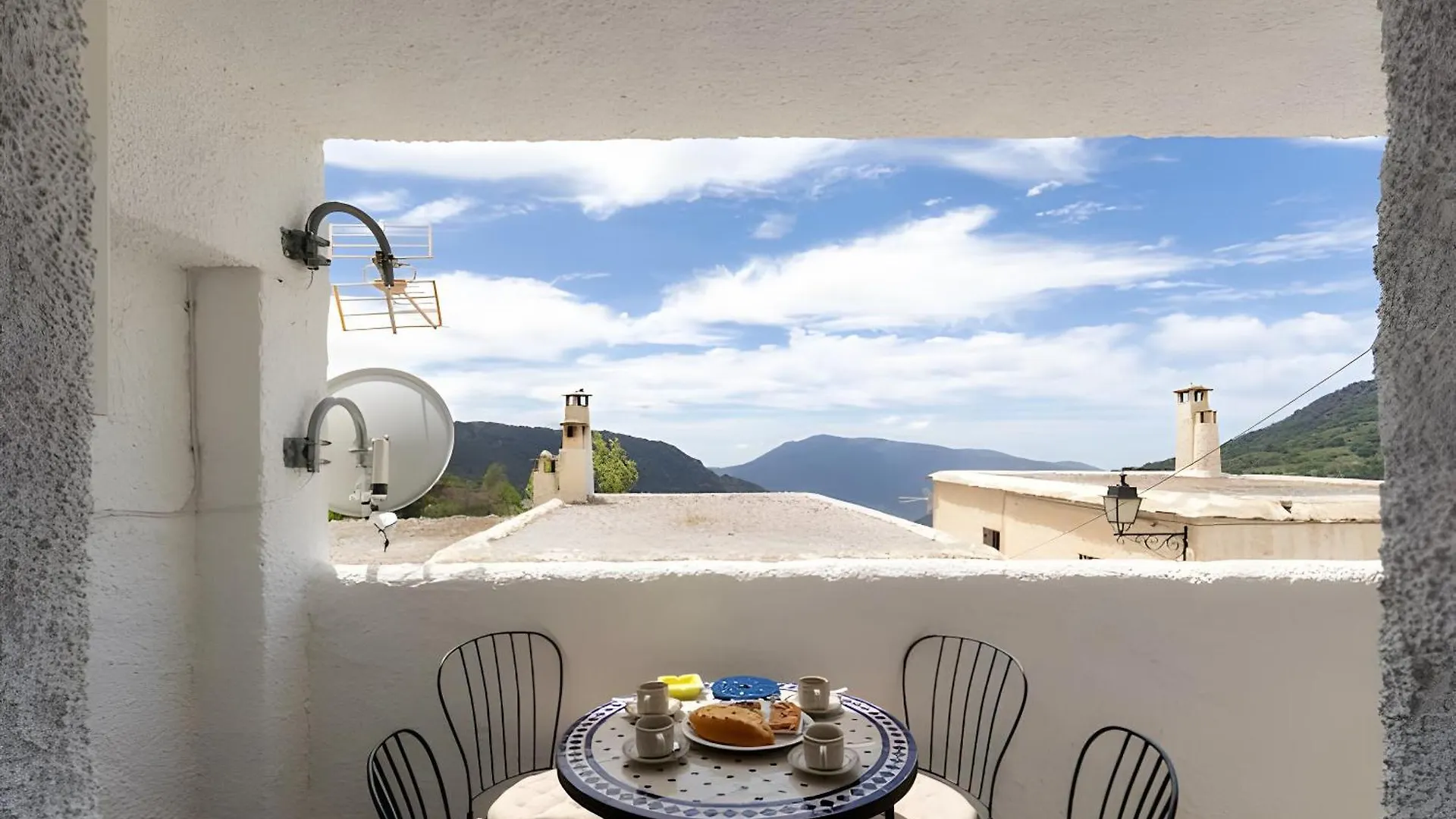 Casa Los Compadres Con Piscina Capileira